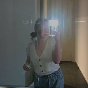 Meet your Posher, Mia